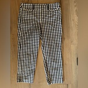 Ann Taylor Factory Black and White Checkered Cropped Pant - Size 8